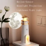 Lampe phare lune en ambiance sur table de chevet
